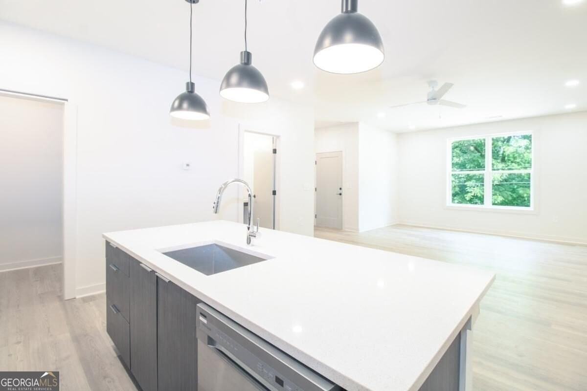 240 Martha Dr #140 - Photo 3 of 13