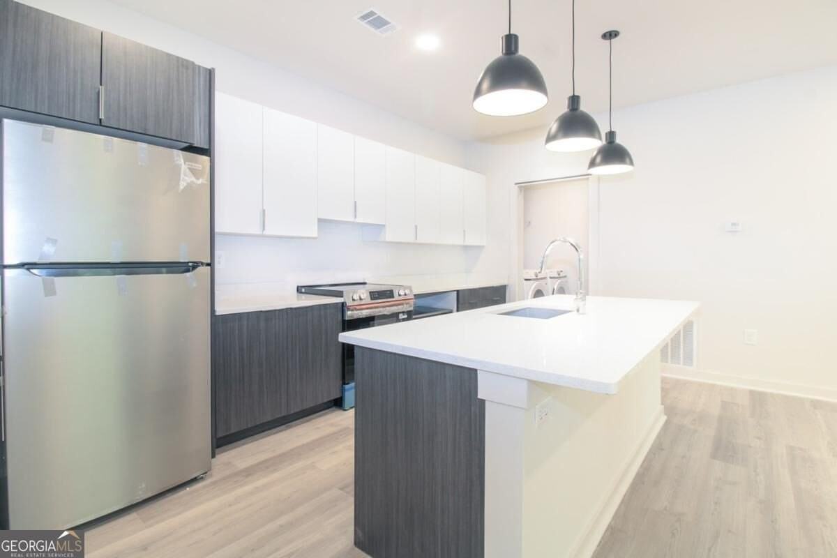 240 Martha Dr #140 - Photo 5 of 13