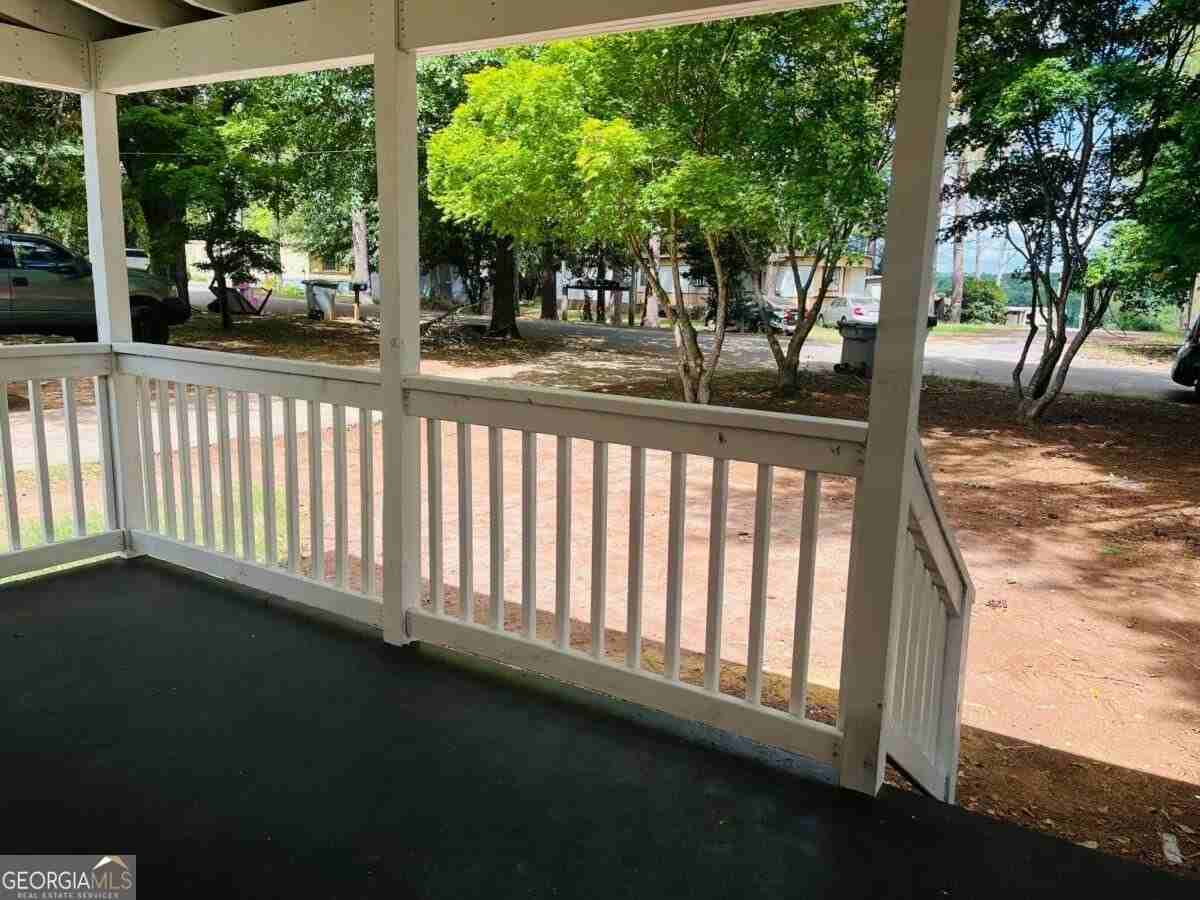 204 Colonial St - Photo 2 of 26