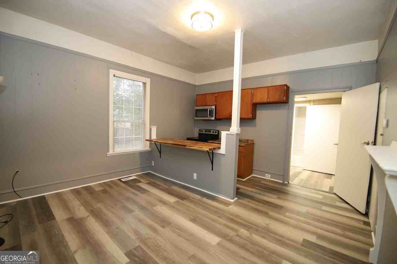 902 Juniper St - Photo 3 of 11