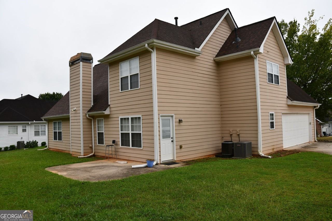 4235 Old Wood Dr - Photo 3 of 27
