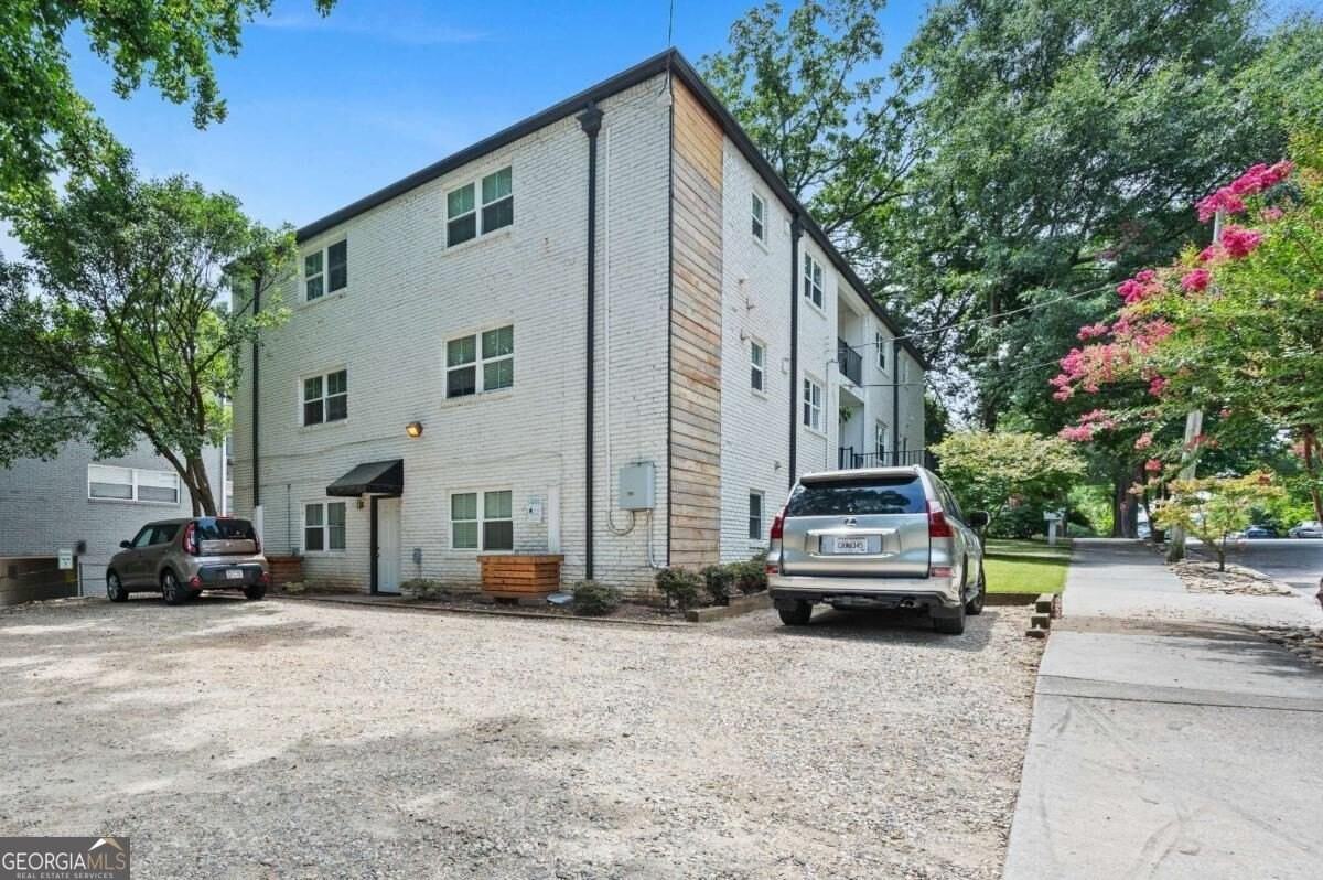 880 Saint Charles Ave Ne #9