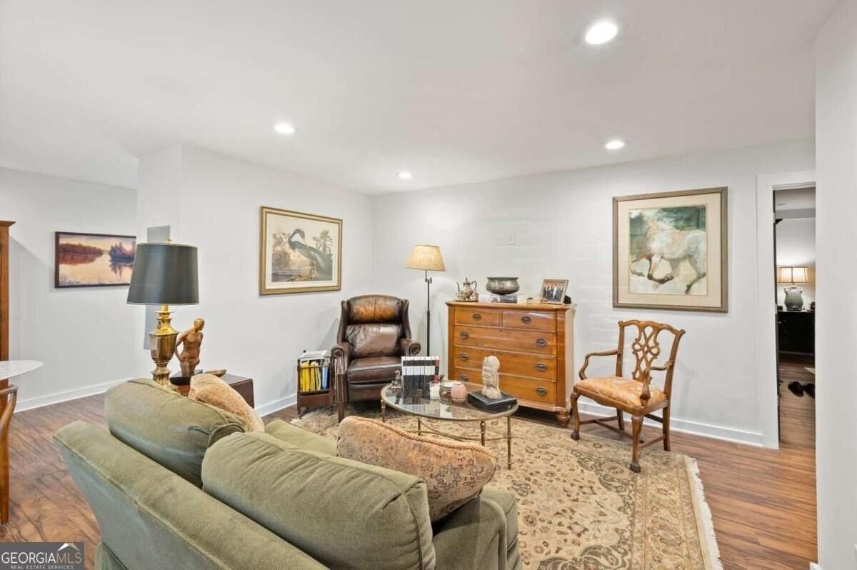 880 Saint Charles Ave Ne #9 - Photo 4 of 16