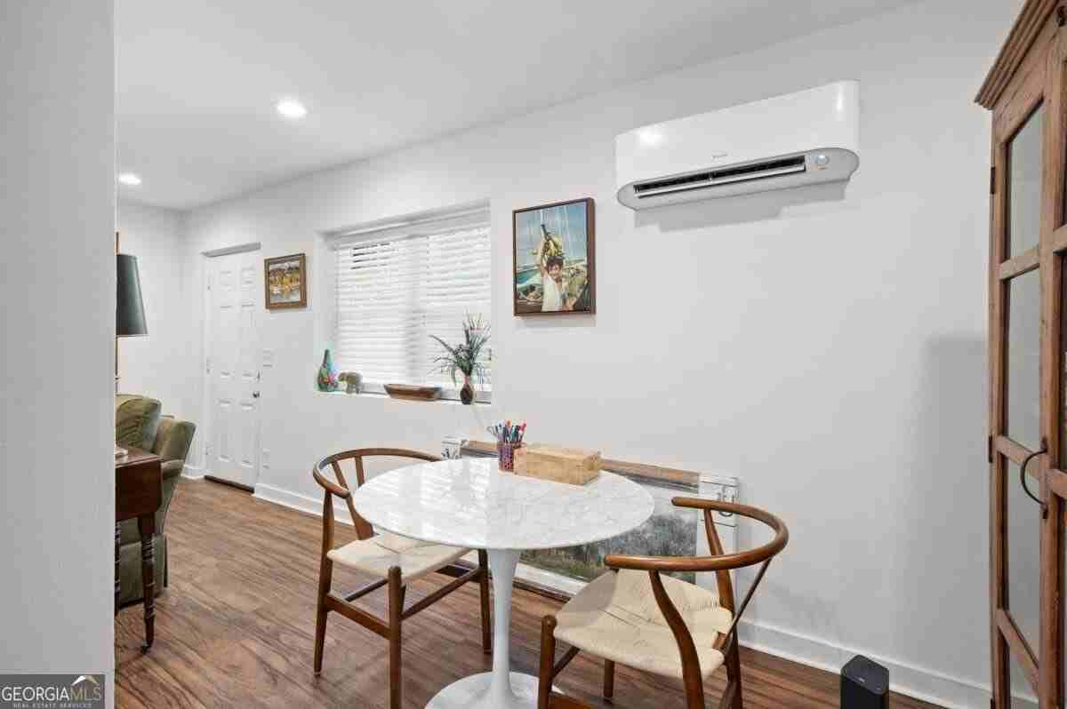 880 Saint Charles Ave Ne #9 - Photo 6 of 16