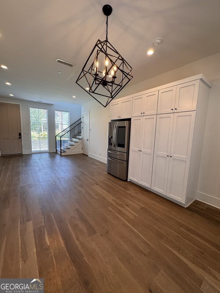 150 Glasgow Ln - Photo 5 of 23