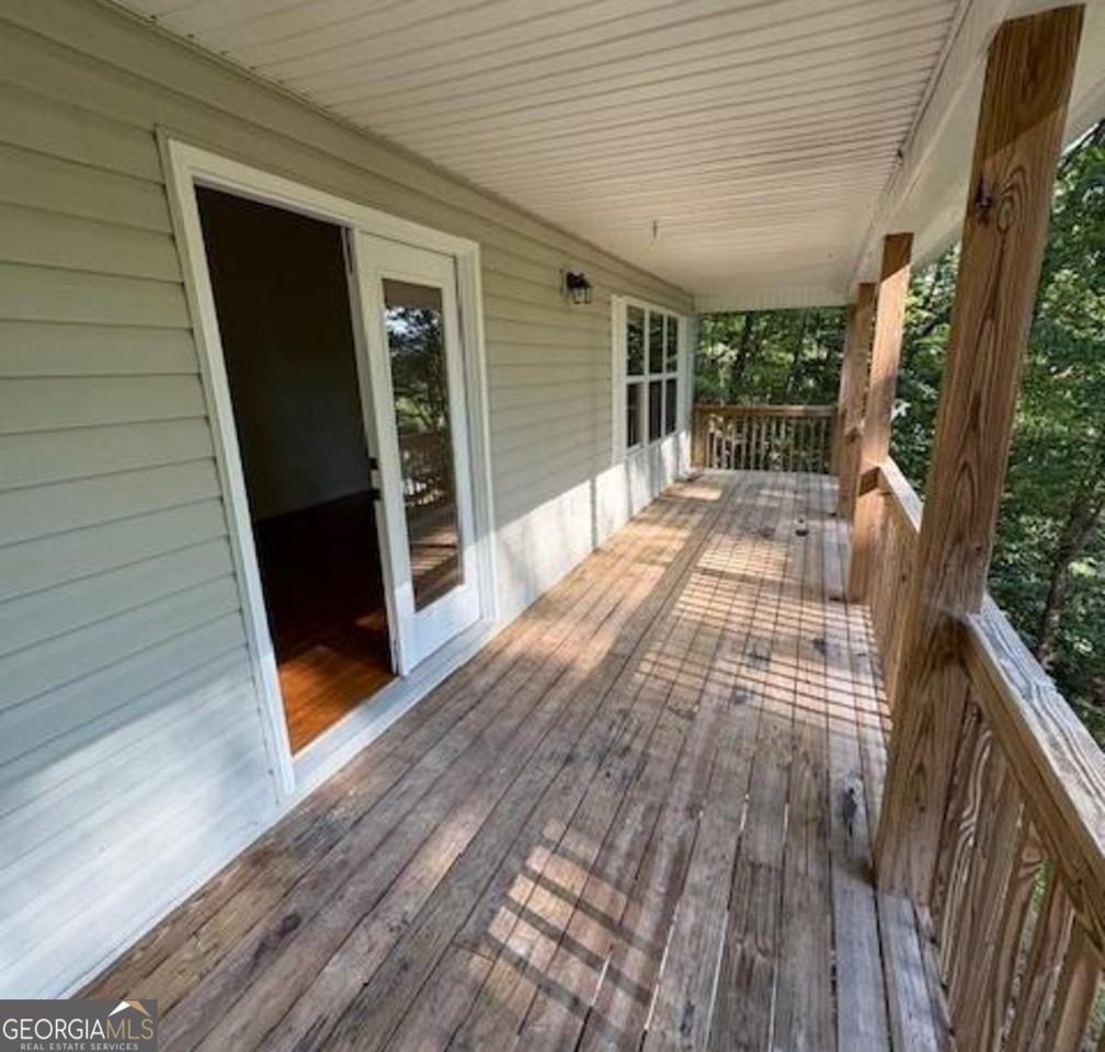 104 Travelers Ln - Photo 7 of 13