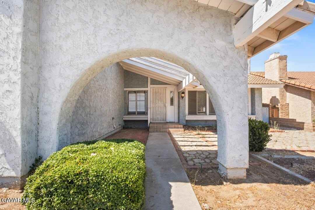 1253 Morven St - Photo 3 of 41
