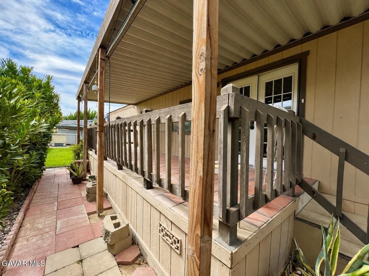 2121 E Avenue I - Photo 5 of 37