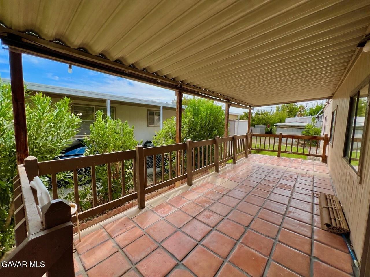 2121 E Avenue I - Photo 6 of 37