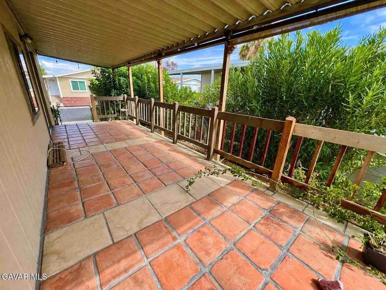 2121 E Avenue I - Photo 7 of 37
