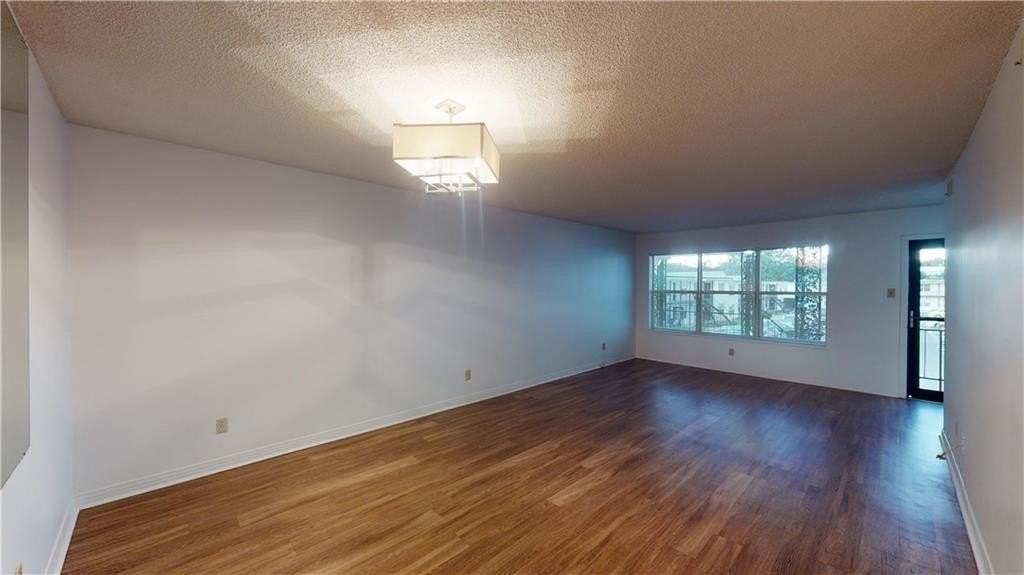4009 Old Shell Rd #C20 - Photo 4 of 15