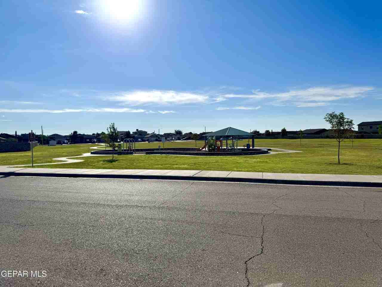 3813 Loma Dante Dr - Photo 4 of 33