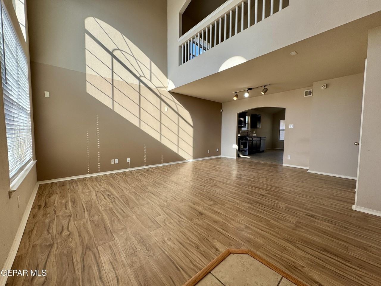 3813 Loma Dante Dr - Photo 6 of 33