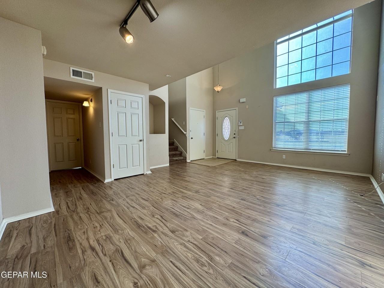 3813 Loma Dante Dr - Photo 7 of 33