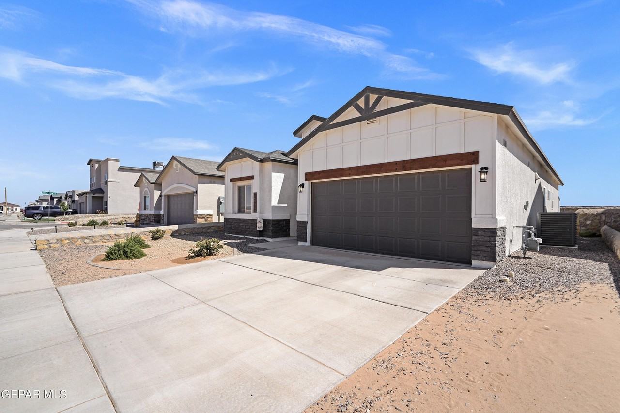 12716 Polo Norte Dr - Photo 2 of 33