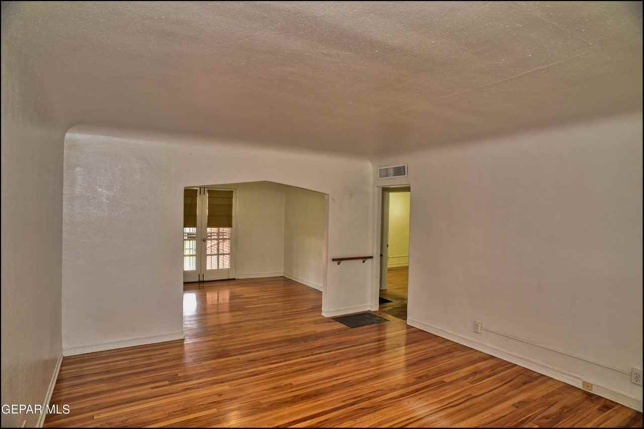 815 Ellis St - Photo 6 of 42