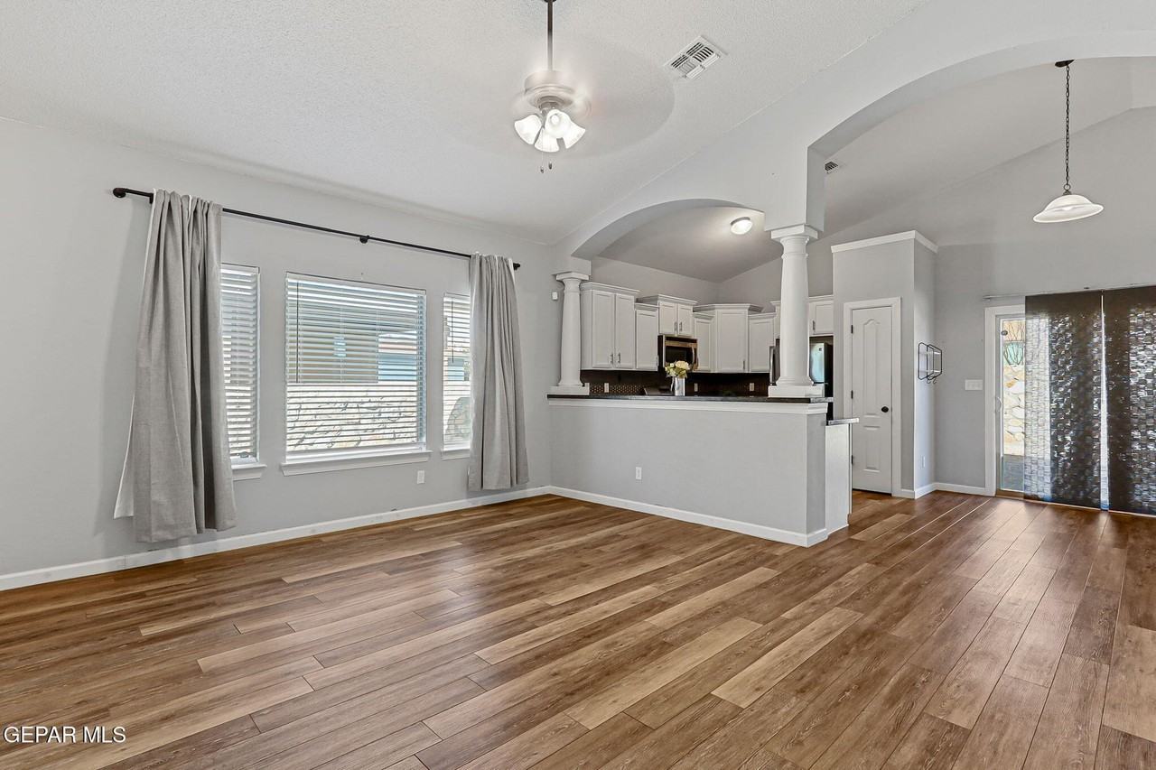 7213 Copper Trail Ave - Photo 6 of 50