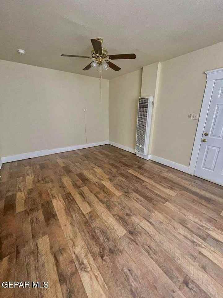 2526 E Yandell Dr #2 - Photo 5 of 17