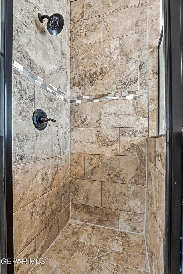 13805 Garforth Ave - Photo 5 of 34