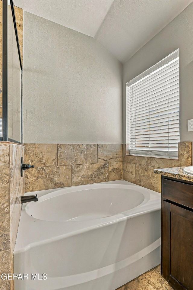 13805 Garforth Ave - Photo 6 of 34