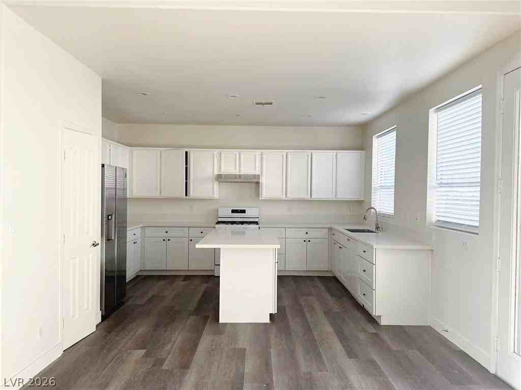 5798 S Pioneer Way - Photo 7 of 9