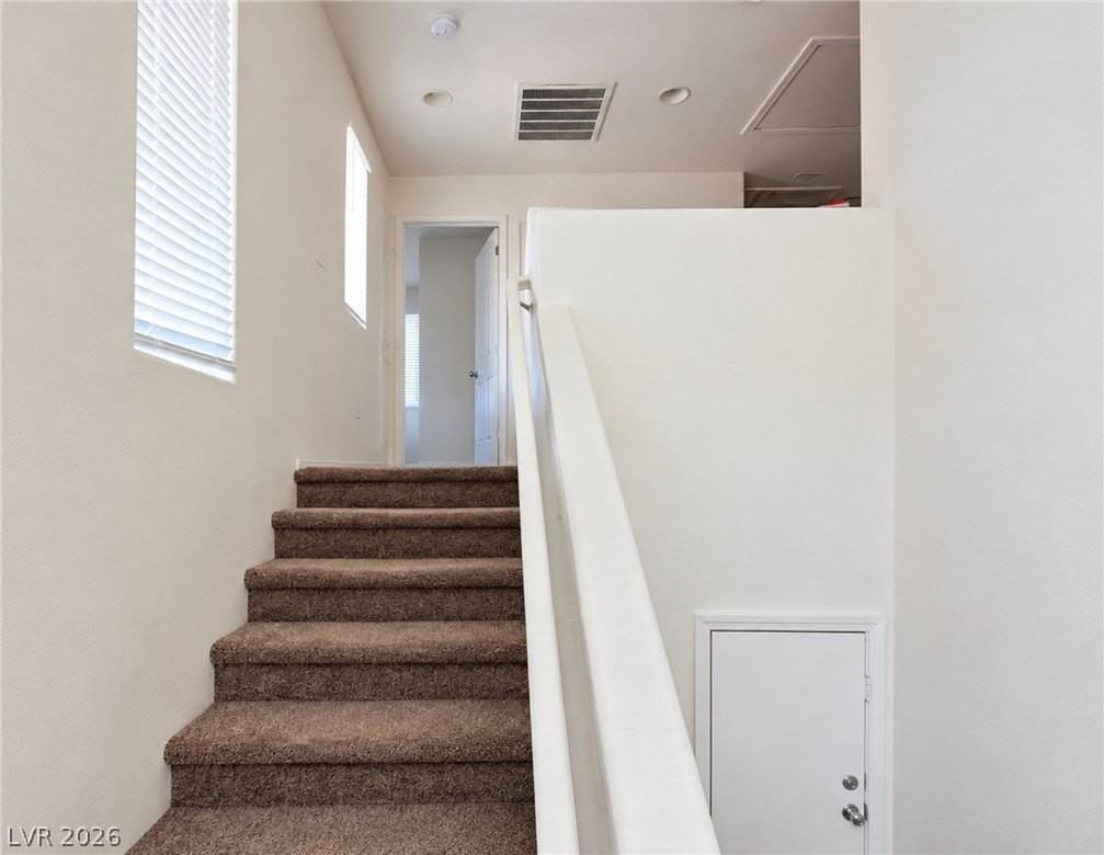 1049 Monte De Oro Ave - Photo 5 of 24