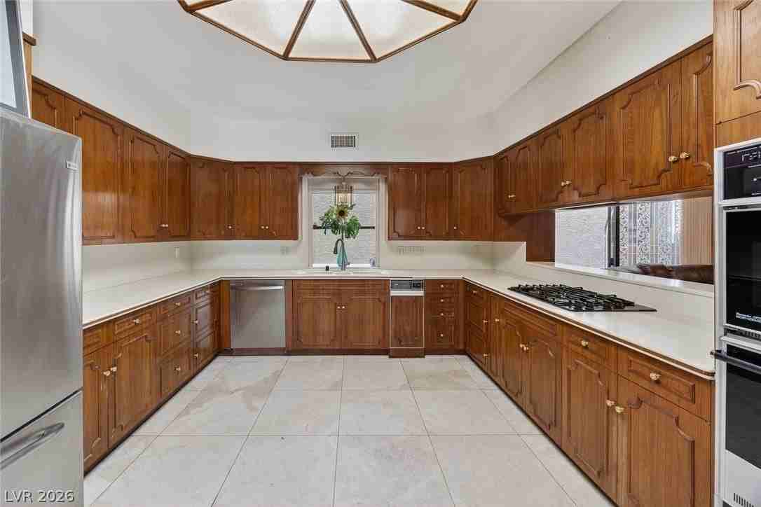 2834 Queens Courtyard Dr - Photo 6 of 50
