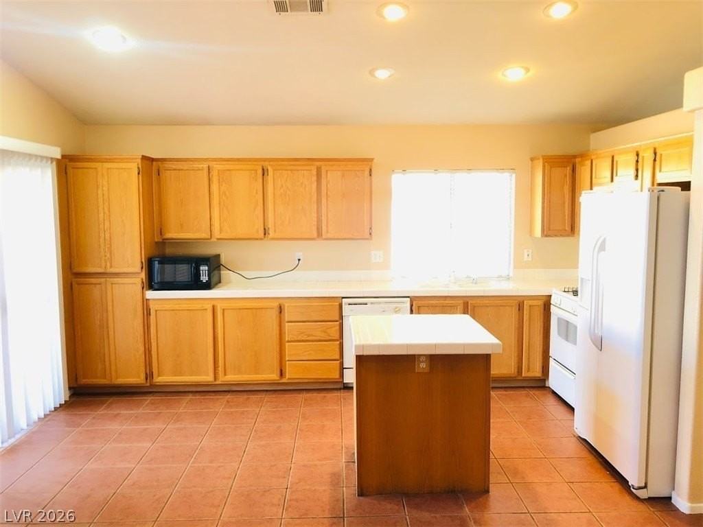 4836 Minturn Ave - Photo 4 of 23