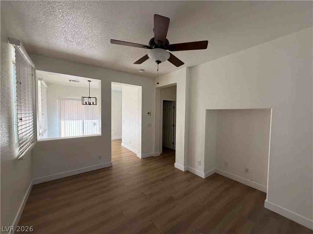 8130 Amy Springs St - Photo 3 of 36
