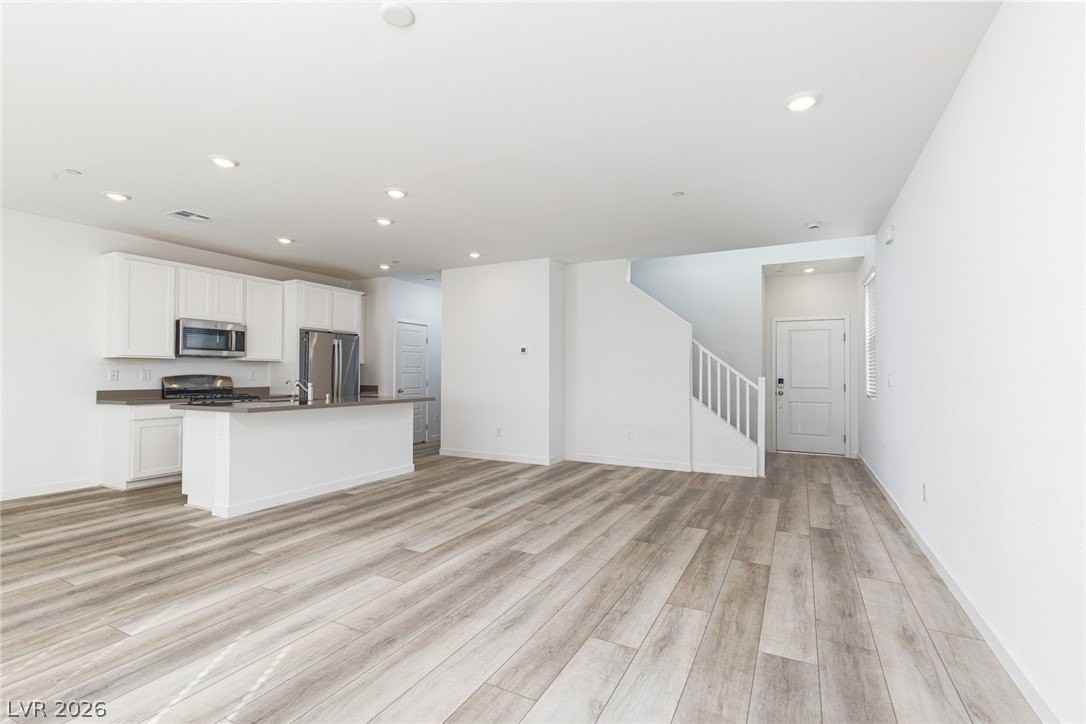 9583 Noah Pointe Ave - Photo 4 of 34