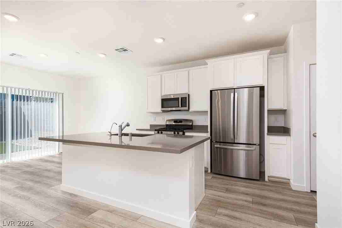 9583 Noah Pointe Ave - Photo 7 of 34