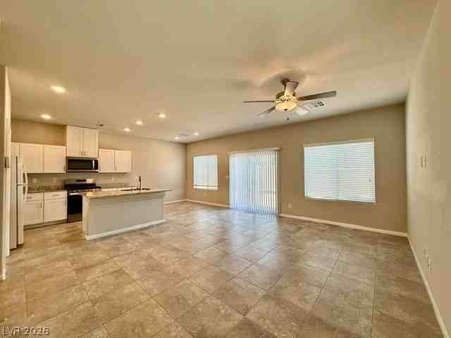 7606 Red Plumeria Ave - Photo 2 of 24