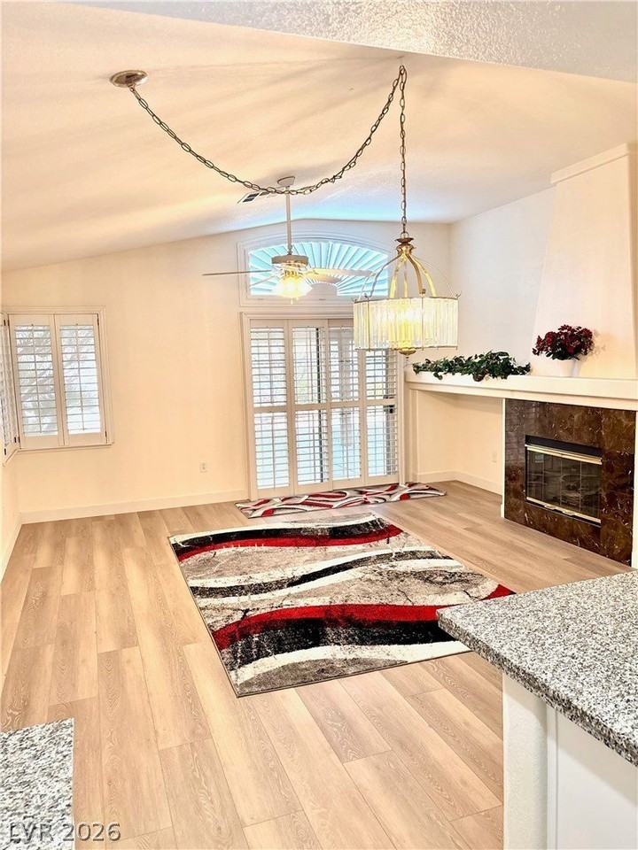9040 Dove River Rd - Photo 7 of 22
