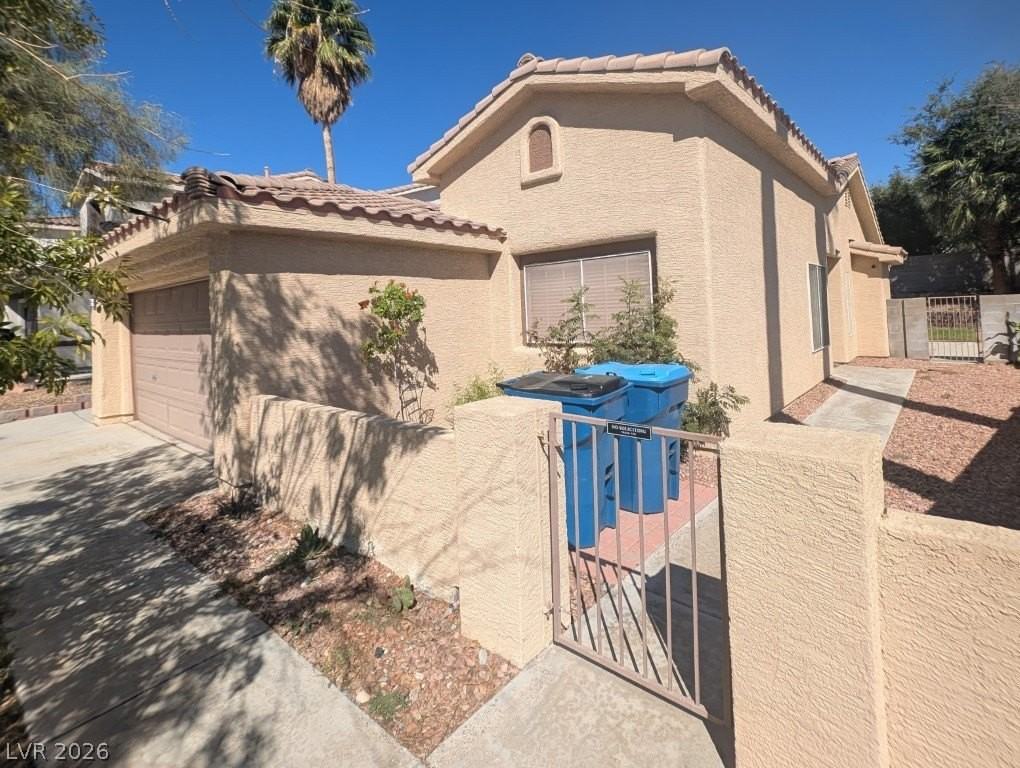 8000 Revolver Ave - Photo 3 of 27