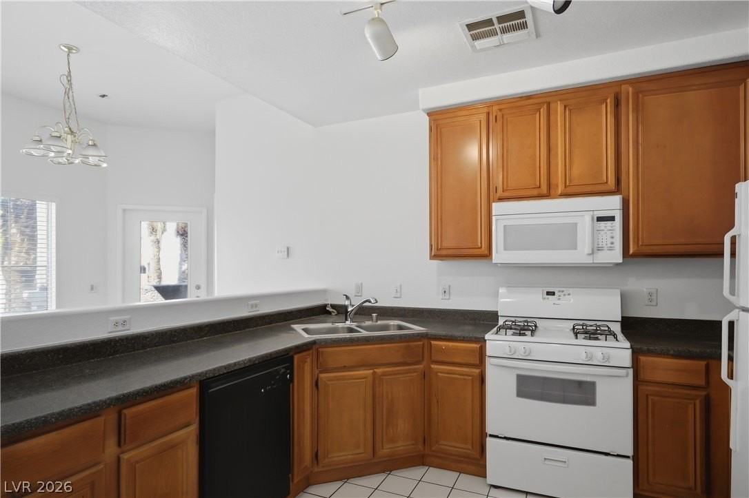 10245 S Maryland Pkwy #279 - Photo 6 of 20