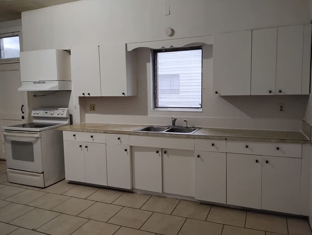 839 N Vine St #839 - Photo 2 of 8