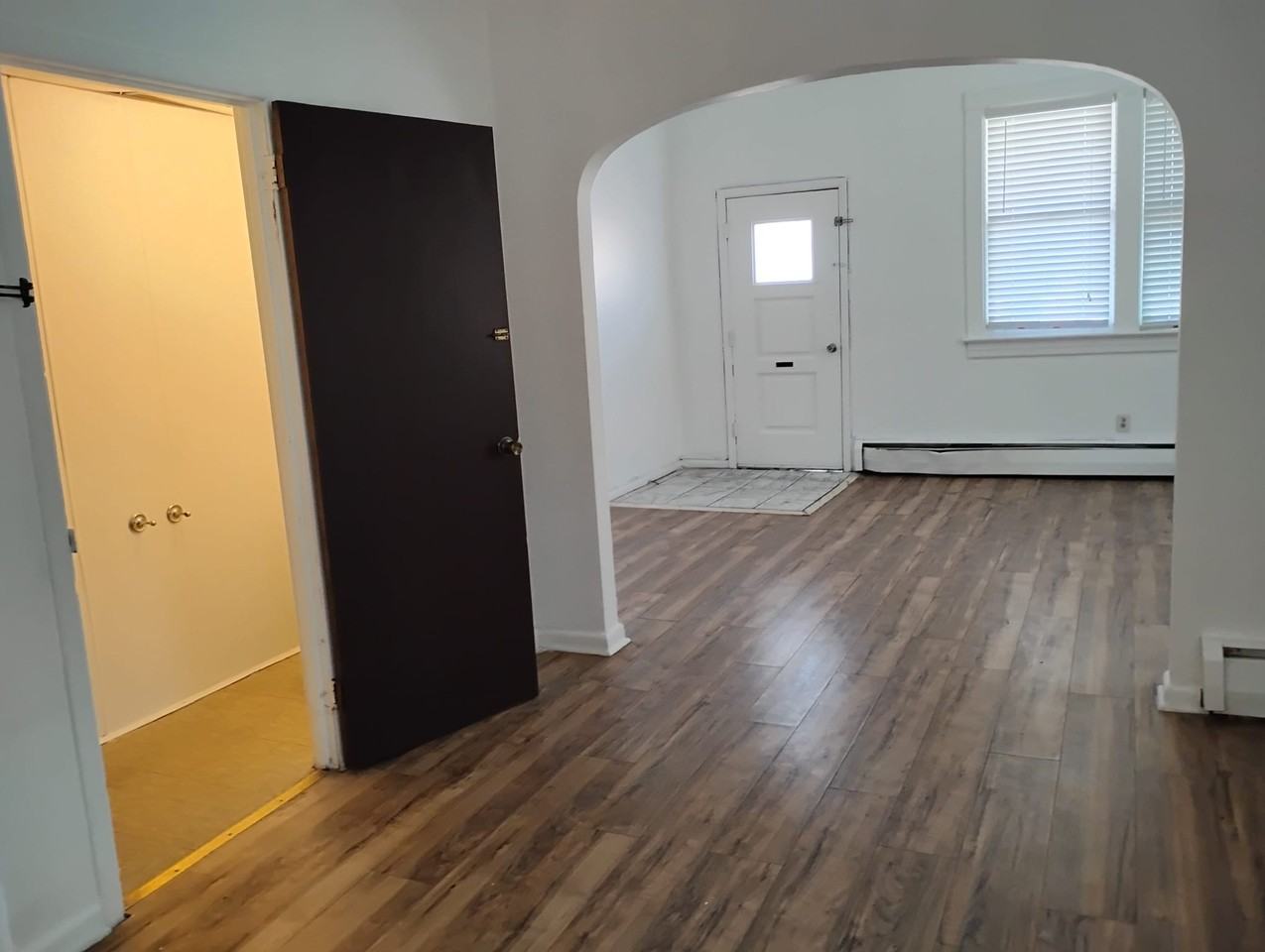 839 N Vine St #839 - Photo 3 of 8