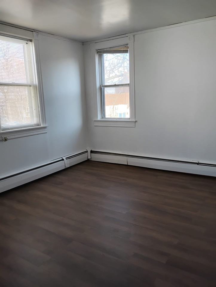 839 N Vine St #839 - Photo 4 of 8