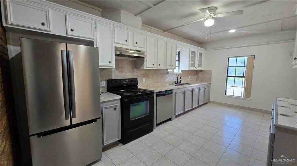 809 E Azalea Ave - Photo 5 of 17