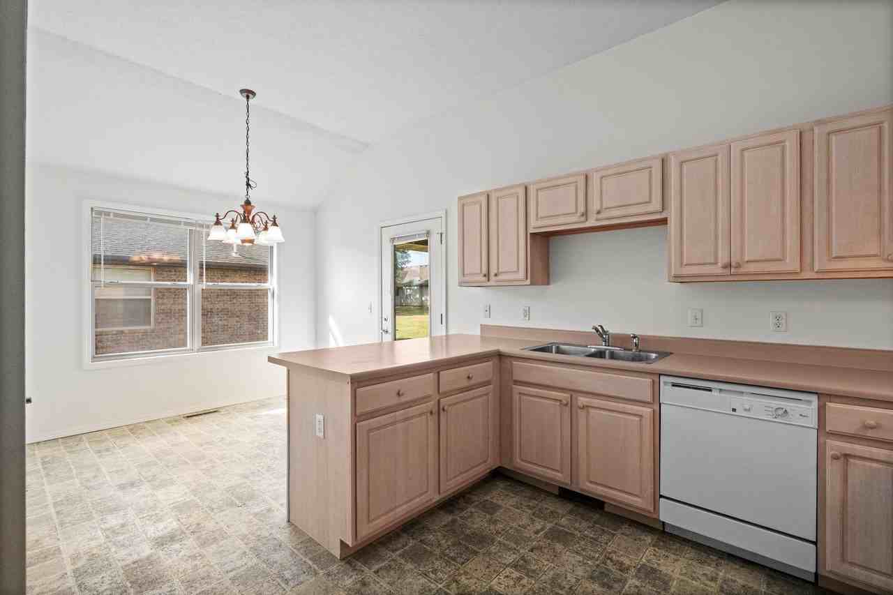 3915 N 15th St - Photo 7 of 29