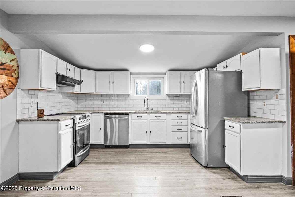 128 Franklin Ave - Photo 2 of 33