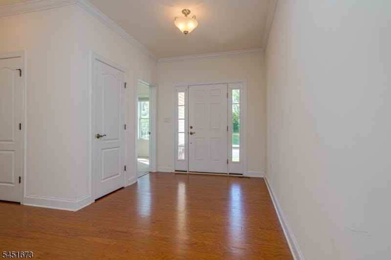 9 Comstock Ln - Photo 3 of 30