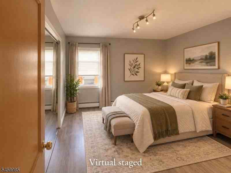 11 Welland Ave - Photo 6 of 16