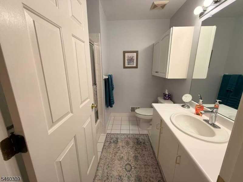 63 Dorchester Dr - Photo 4 of 22