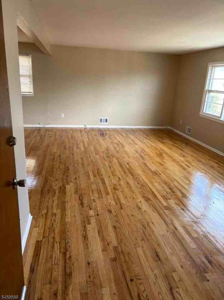 37 Young Ave 2nd Fl #2 - Photo 6 of 9