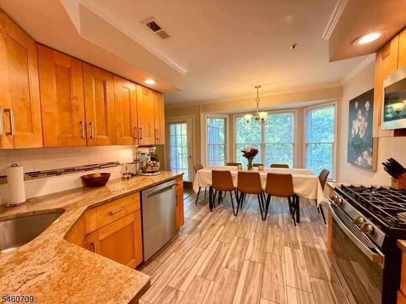 629 Fairfax Dr #629 - Photo 6 of 15