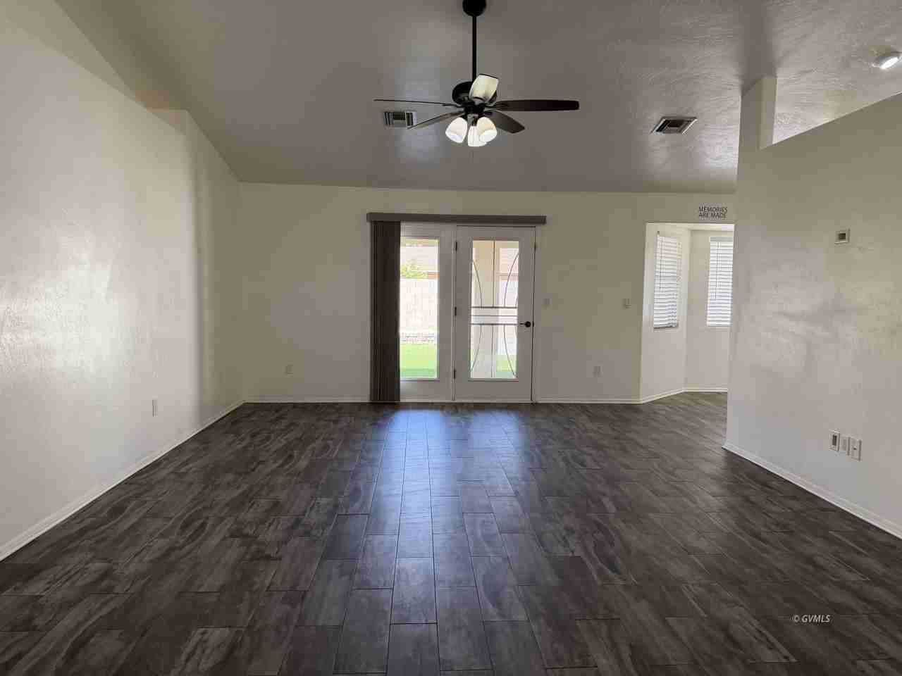 1652 S Roadrunner Ln - Photo 7 of 34