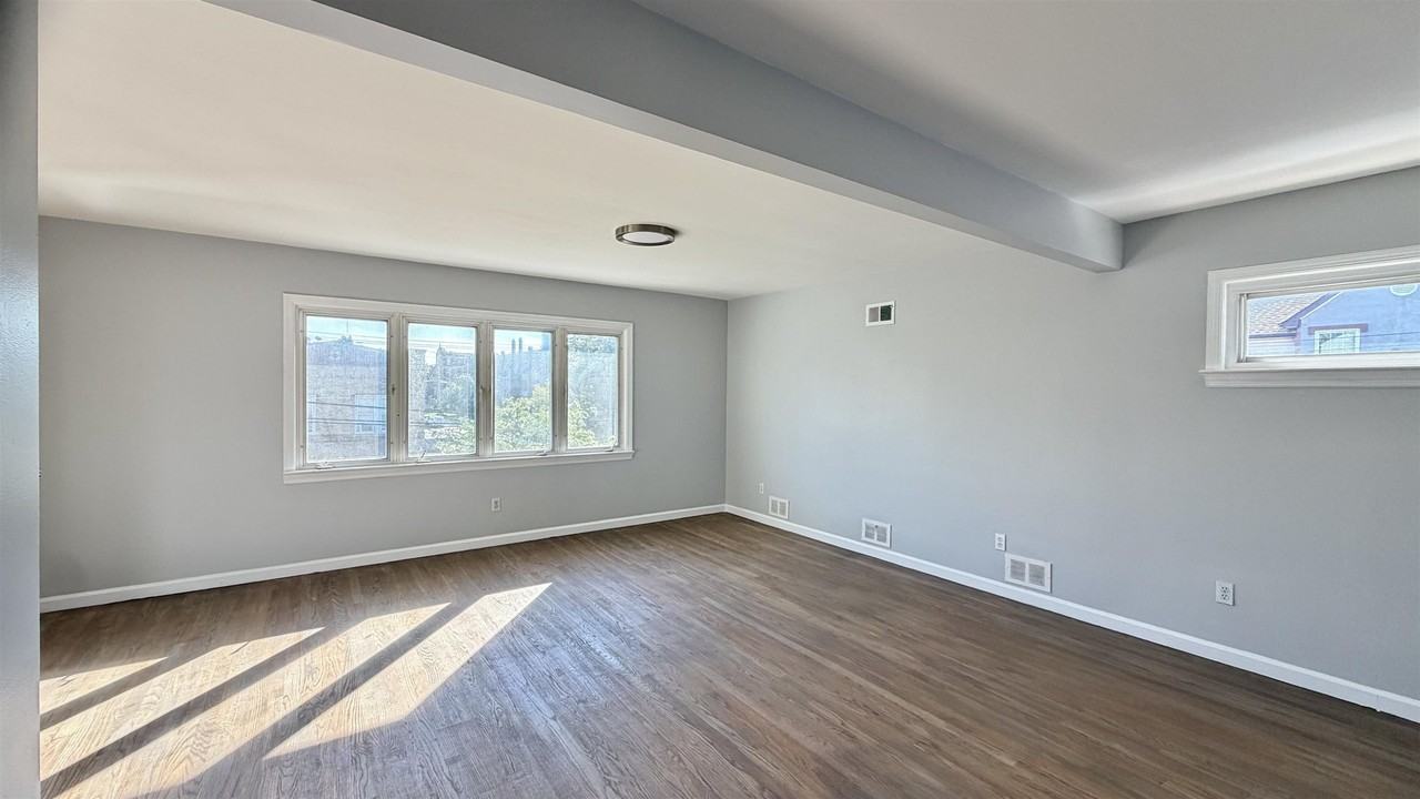 155 W 30th St - Photo 7 of 15