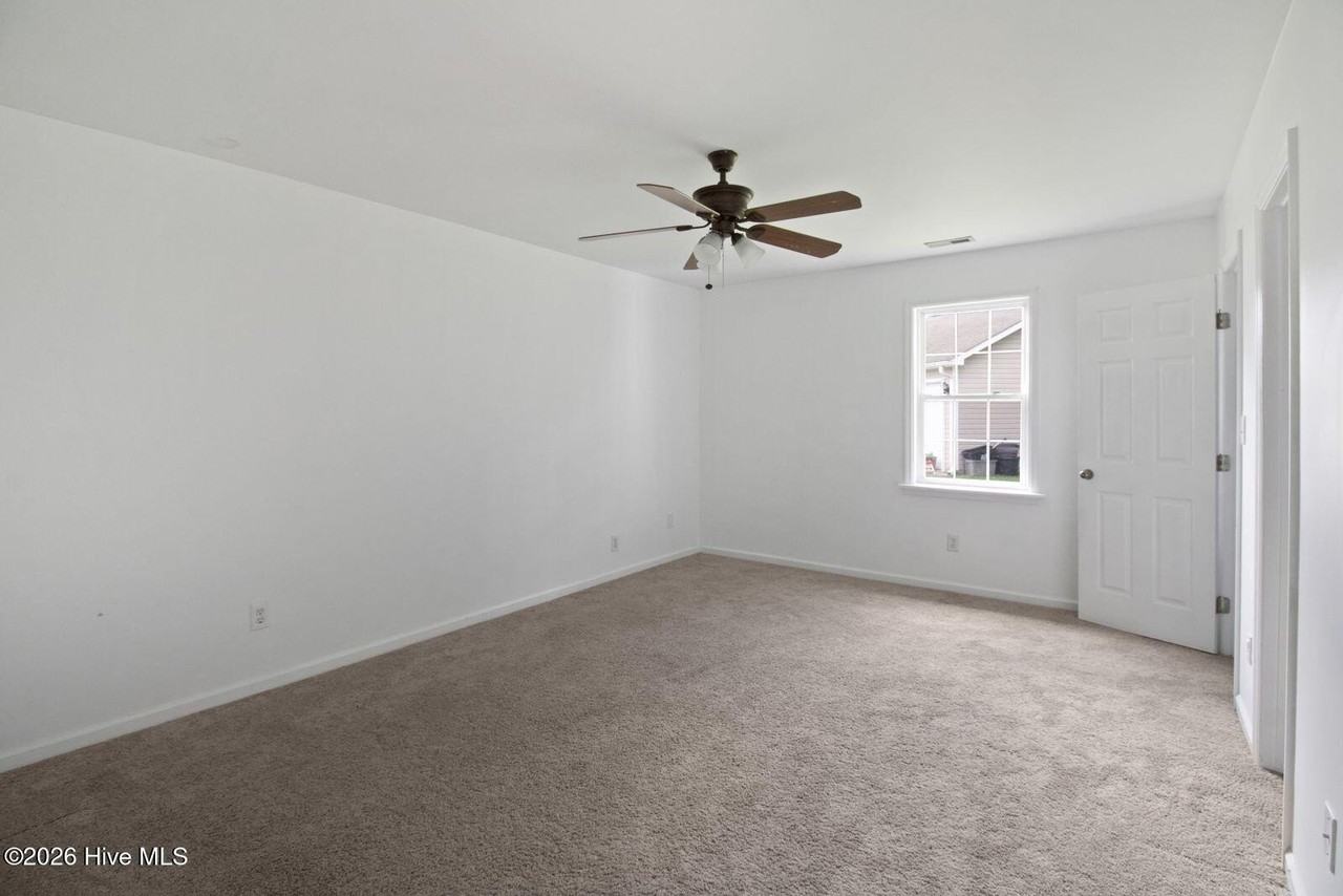404 Chaps Ct - Photo 5 of 11
