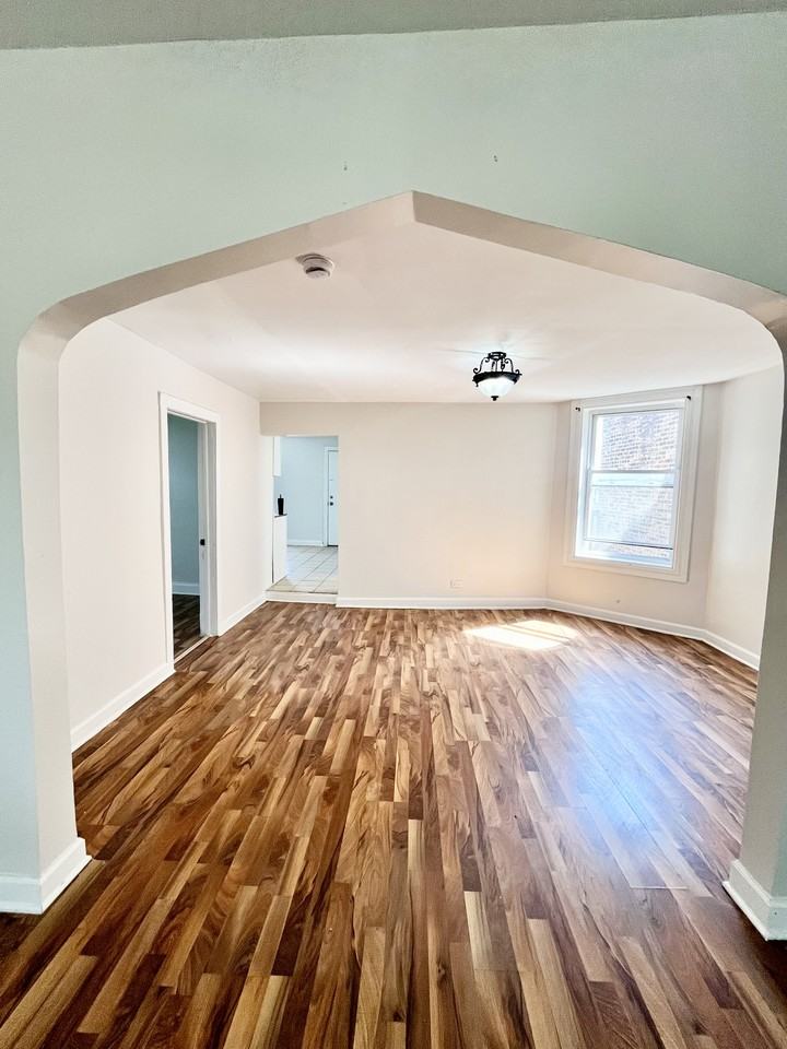 2443 S Keeler Ave #3N - Photo 2 of 14